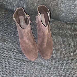 Crocs dual comfort Leigh Suede Wedge Bootie Boot Womens 8.5 Espresso NWOT